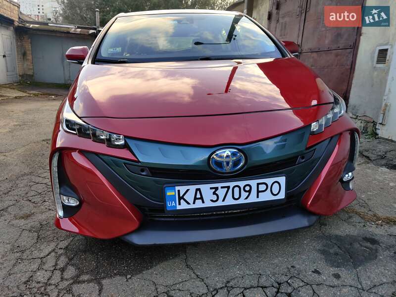 Хэтчбек Toyota Prius Prime 2017 в Киеве фото 3 Хэтчбек Toyota Prius Prime 2017 в Киеве