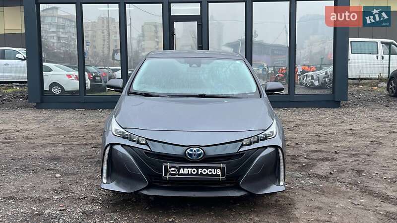 Хэтчбек Toyota Prius Prime 2018 в Киеве