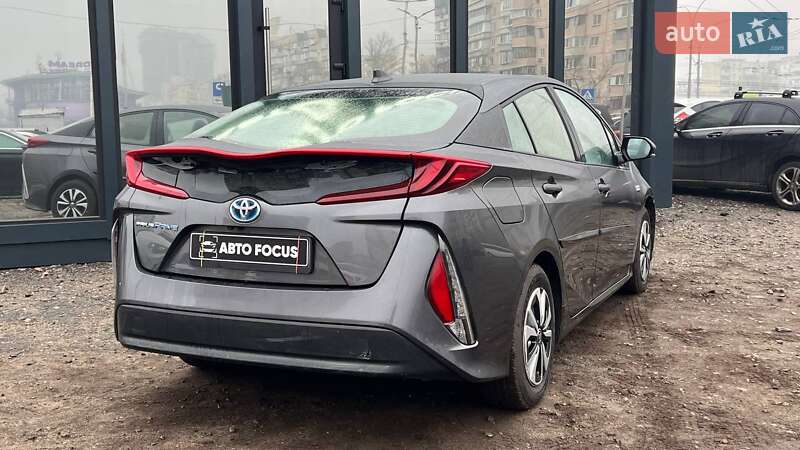 Хэтчбек Toyota Prius Prime 2018 в Киеве