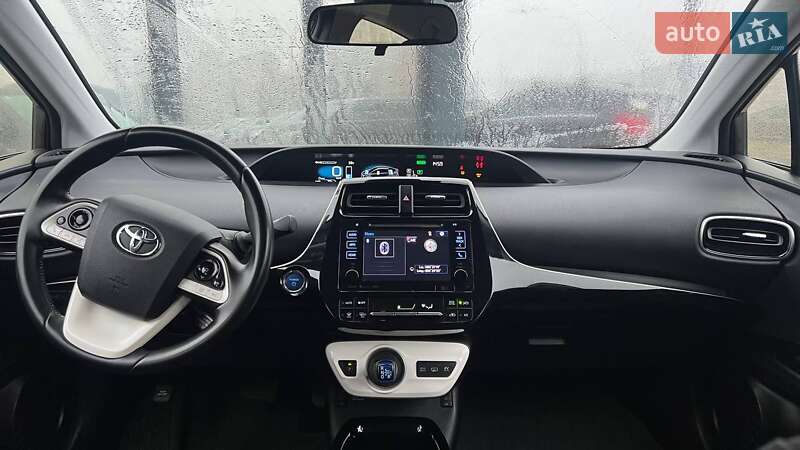 Хэтчбек Toyota Prius Prime 2018 в Киеве