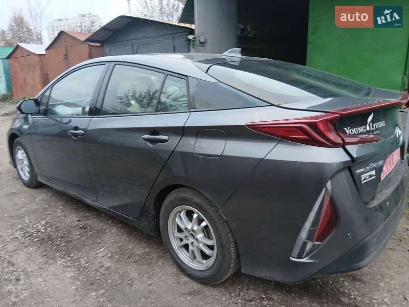 Хэтчбек Toyota Prius Prime 2019 в Киеве фото 3 Хэтчбек Toyota Prius Prime 2019 в Киеве