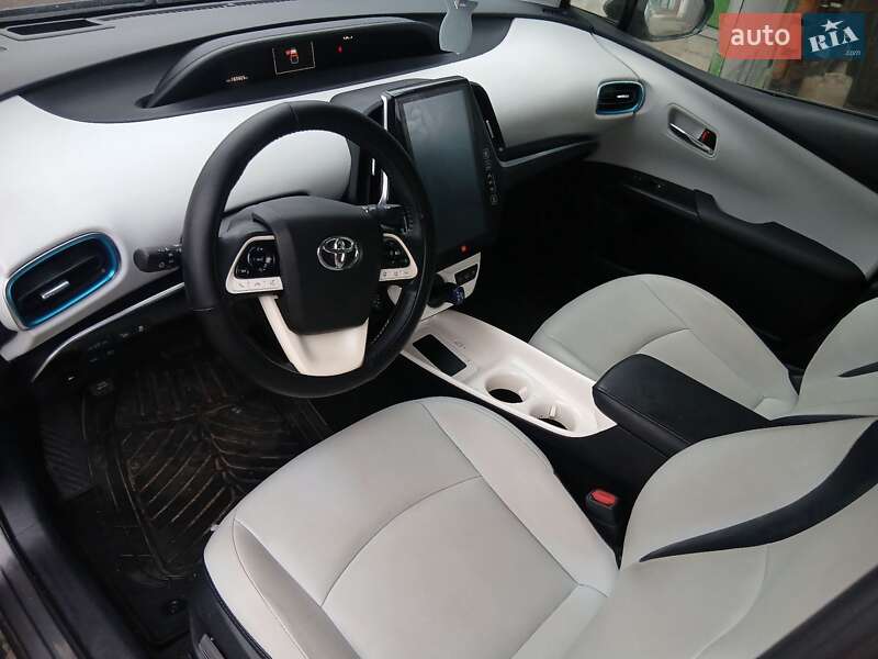 Хэтчбек Toyota Prius Prime 2019 в Киеве фото 15 Хэтчбек Toyota Prius Prime 2019 в Киеве