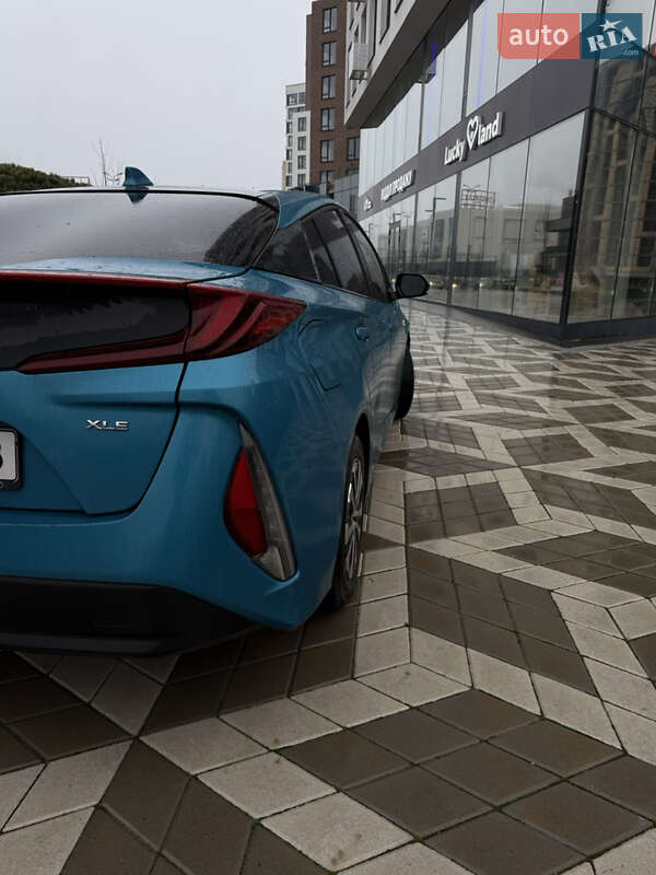 Хэтчбек Toyota Prius Prime 2020 в Киеве фото 12 Хэтчбек Toyota Prius Prime 2020 в Киеве