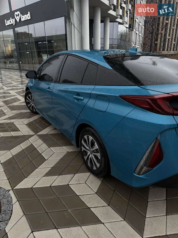 Хэтчбек Toyota Prius Prime 2020 в Киеве фото 15 Хэтчбек Toyota Prius Prime 2020 в Киеве