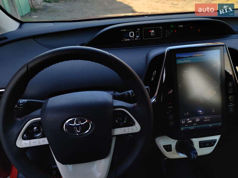 Хэтчбек Toyota Prius Prime 2017 в Ужгороде