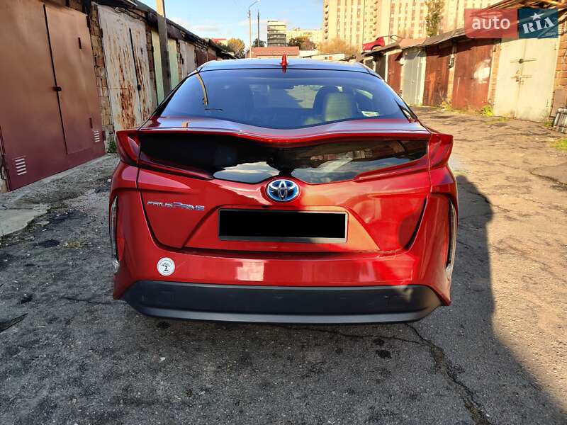 Хэтчбек Toyota Prius Prime 2017 в Ужгороде