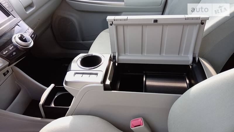 Універсал Toyota Prius v 2012 в Одесі