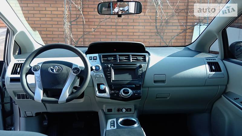 Універсал Toyota Prius v 2012 в Одесі