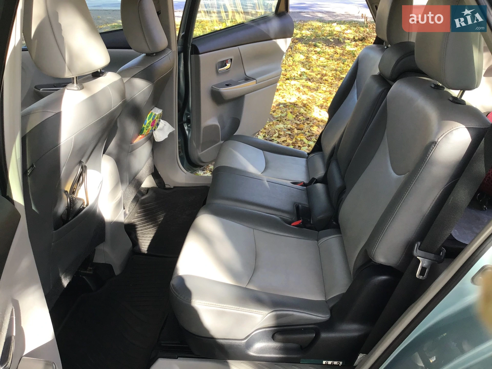 2015 Toyota Prius v (+) - мініатюра 7