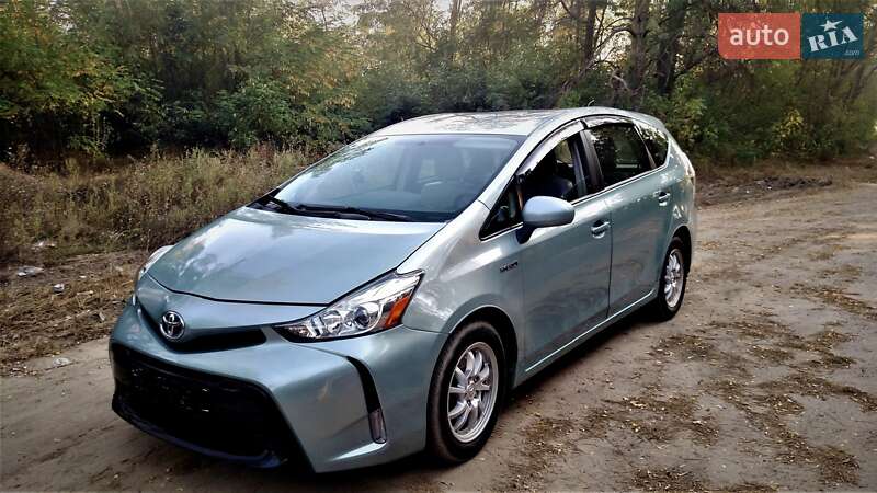 Універсал Toyota Prius v 2015 в Вознесенську