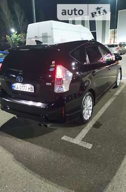 Универсал Toyota Prius v 2014 в Киеве