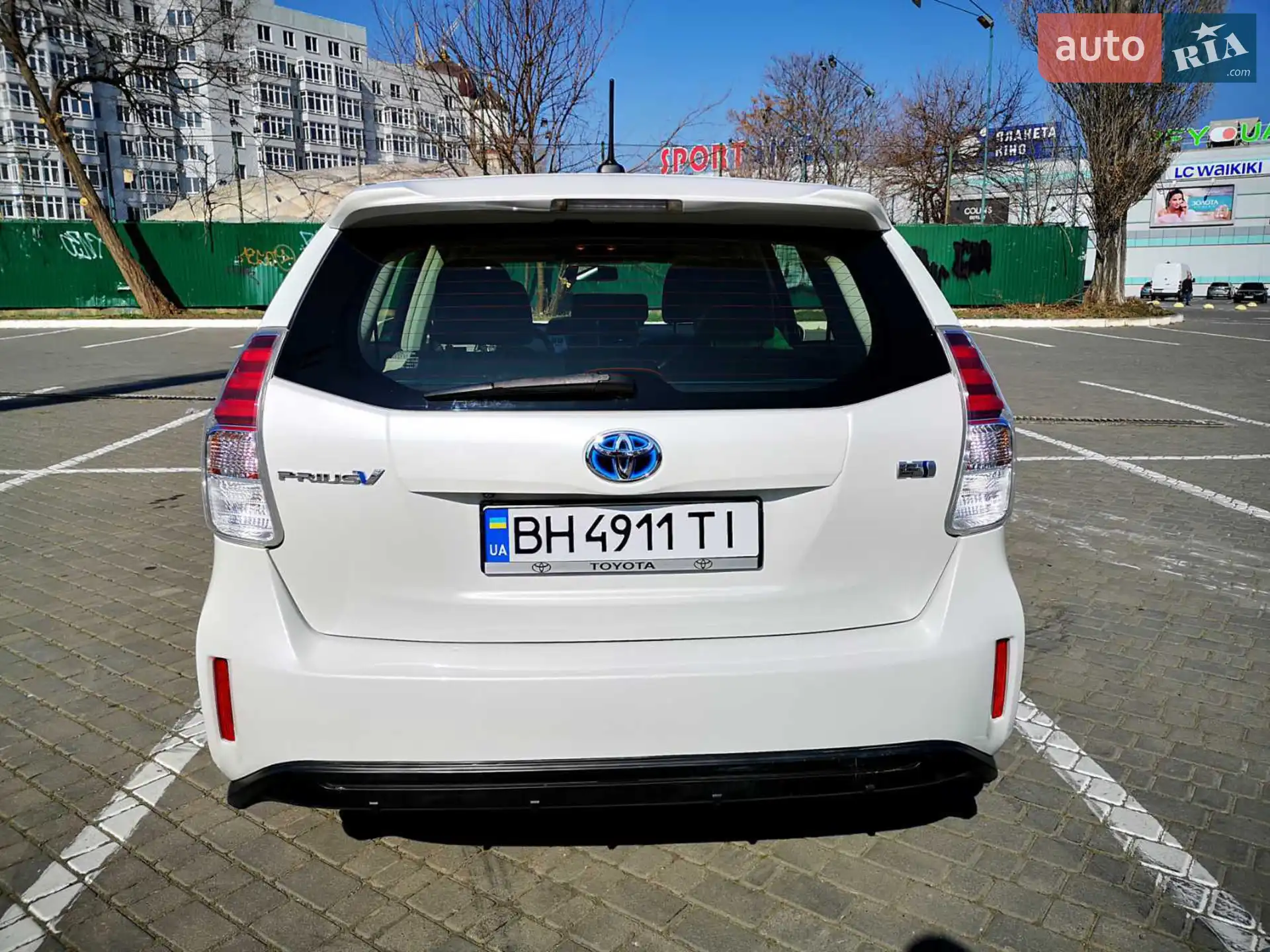 2014 Toyota Prius v (+) - мініатюра 5