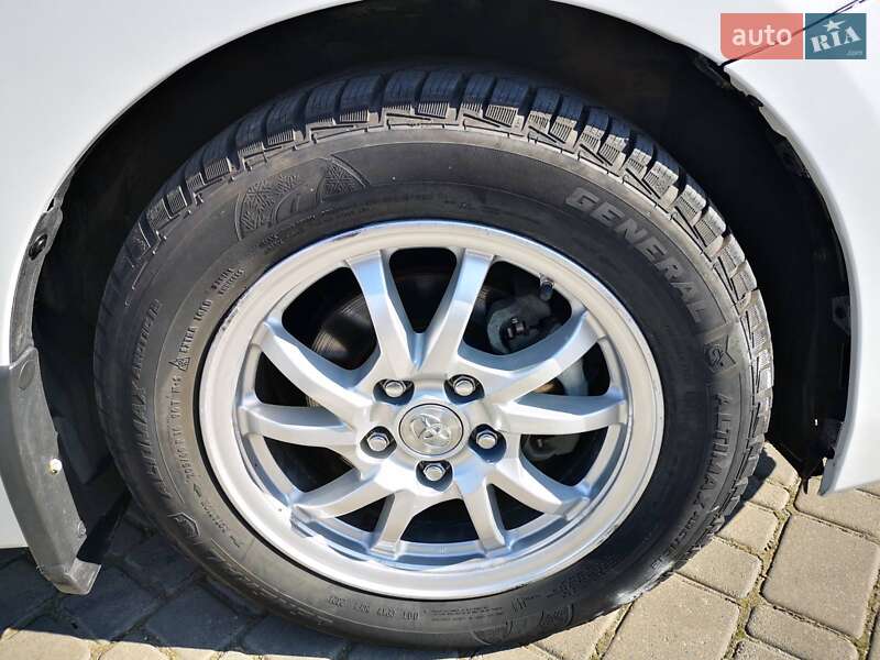 Универсал Toyota Prius v 2014 в Одессе