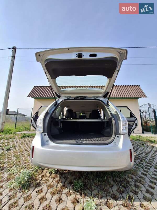 Універсал Toyota Prius v 2014 в Одесі