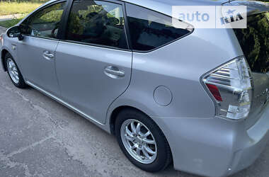 Універсал Toyota Prius v 2011 в Києві