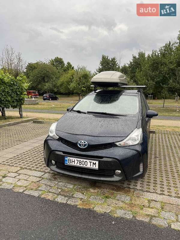 Универсал Toyota Prius v 2017 в Одессе