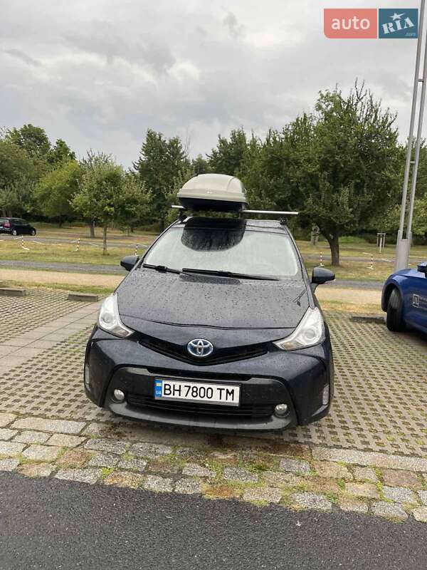Универсал Toyota Prius v 2017 в Одессе