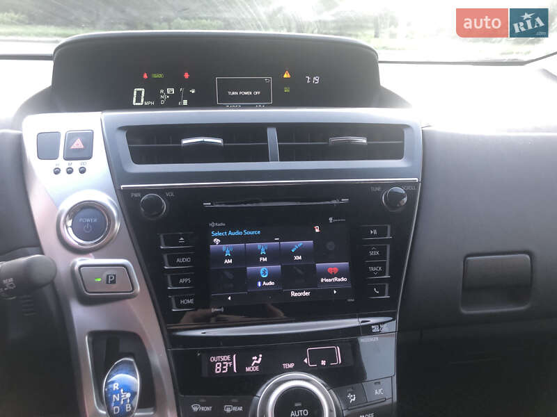 Универсал Toyota Prius v 2016 в Львове