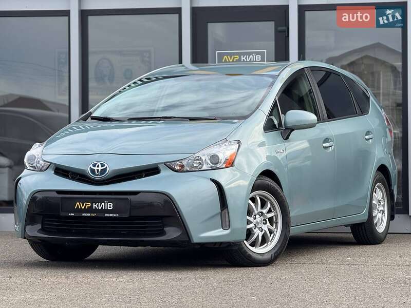Универсал Toyota Prius v 2016 в 