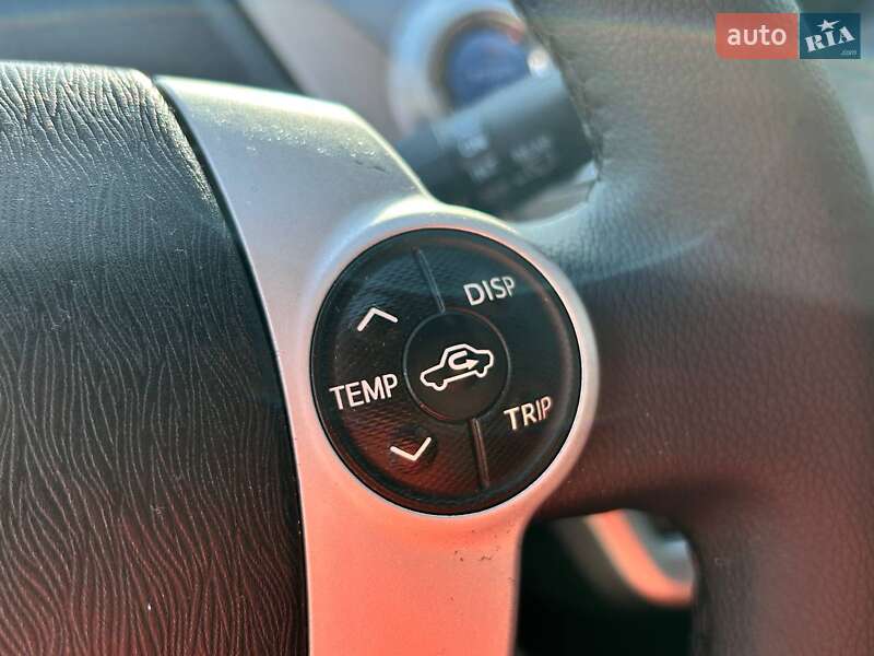 Універсал Toyota Prius v 2015 в Одесі