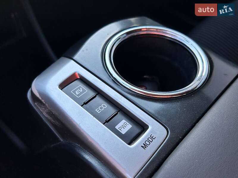 Універсал Toyota Prius v 2015 в Одесі