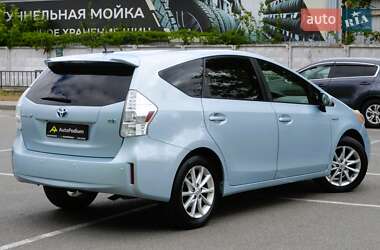 Универсал Toyota Prius v 2013 в 