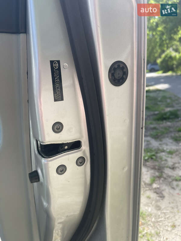 Хетчбек Toyota Prius v 2011 в Києві