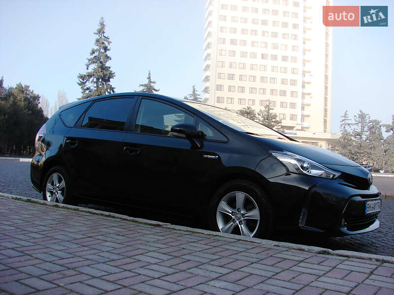 Универсал Toyota Prius v 2018 в Одессе