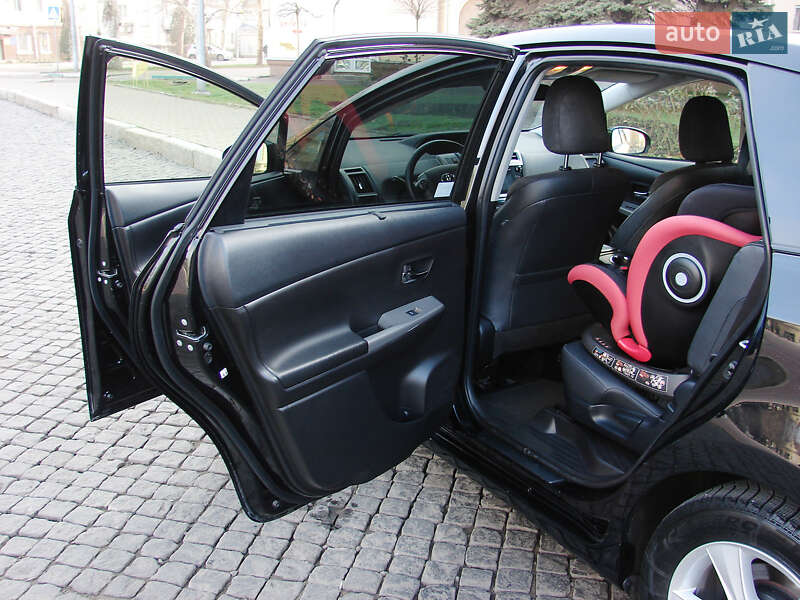 Универсал Toyota Prius v 2018 в Одессе