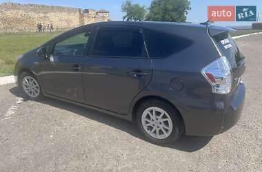 Універсал Toyota Prius v 2014 в 