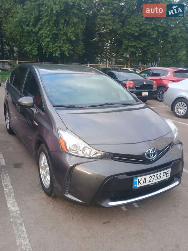Універсал Toyota Prius v 2015 в Києві
