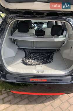 Універсал Toyota Prius v 2012 в Києві
