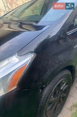 Універсал Toyota Prius v 2012 в Києві
