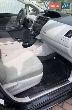 Універсал Toyota Prius v 2012 в Києві