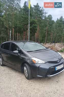 Универсал Toyota Prius v 2015 в Киеве