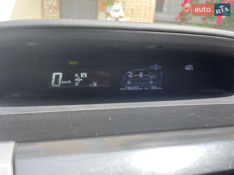 Универсал Toyota Prius v 2015 в Киеве