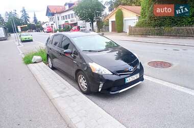 Універсал Toyota Prius v 2012 в Києві