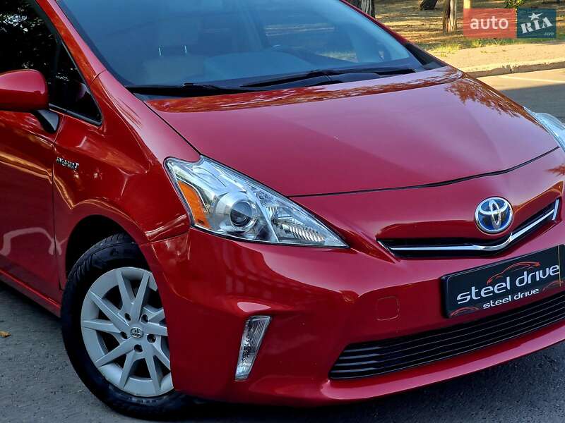Универсал Toyota Prius v 2012 в Николаеве