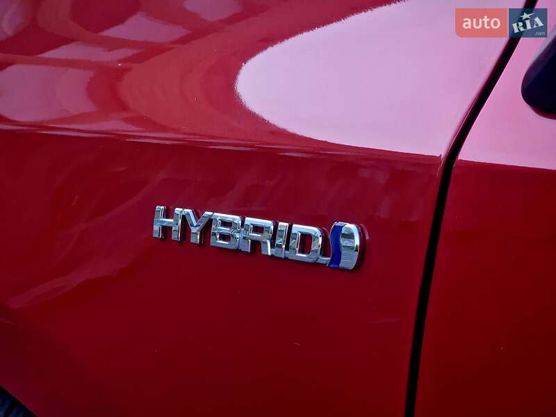 Универсал Toyota Prius v 2012 в Николаеве
