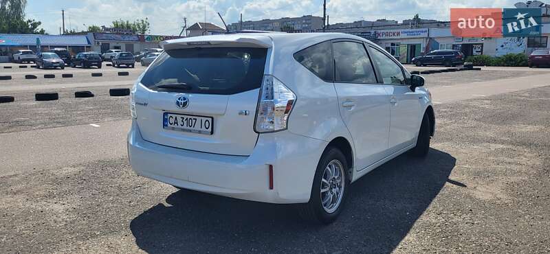Универсал Toyota Prius v 2012 в Черкассах