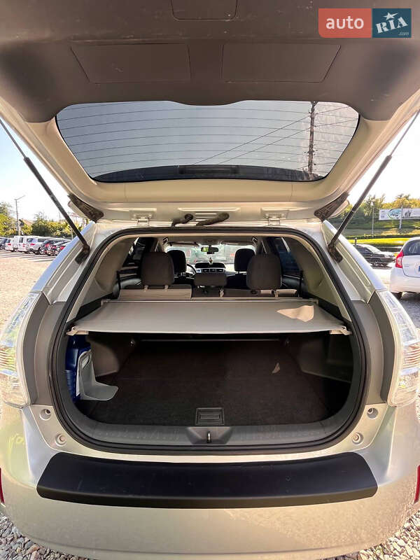 Універсал Toyota Prius v 2014 в Білій Церкві