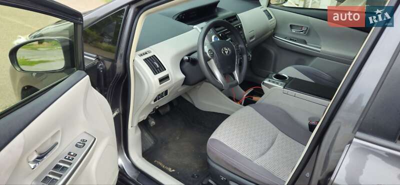Универсал Toyota Prius v 2016 в Одессе фото 10 Универсал Toyota Prius v 2016 в Одессе