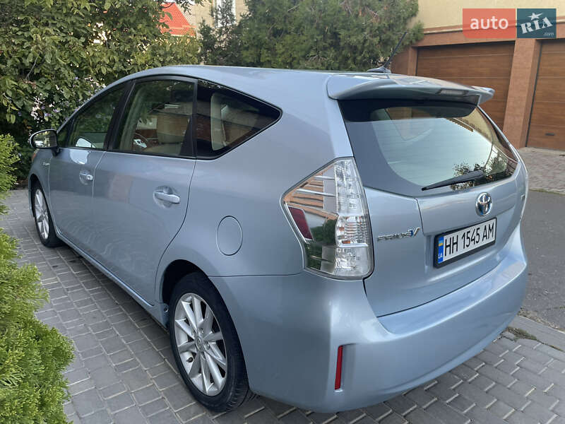 Универсал Toyota Prius v 2013 в Черноморске фото 6 Универсал Toyota Prius v 2013 в Черноморске