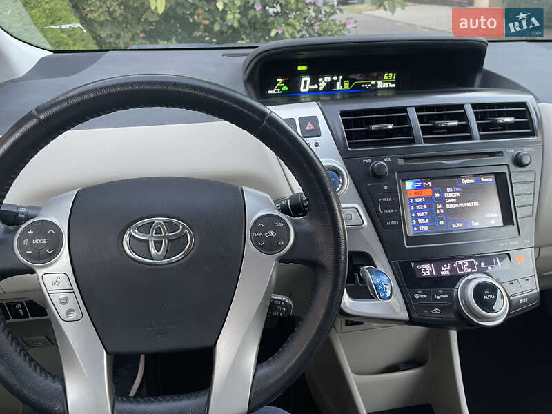 Универсал Toyota Prius v 2013 в Черноморске фото 25 Универсал Toyota Prius v 2013 в Черноморске