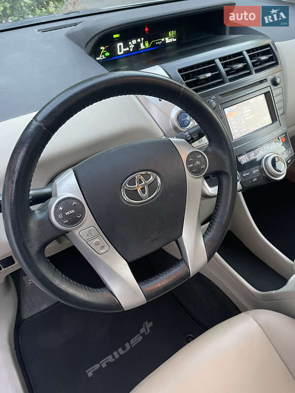Универсал Toyota Prius v 2013 в Черноморске фото 26 Универсал Toyota Prius v 2013 в Черноморске