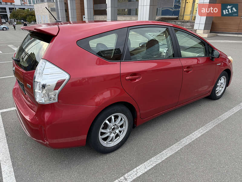 Универсал Toyota Prius v 2013 в Киеве фото 3 Универсал Toyota Prius v 2013 в Киеве
