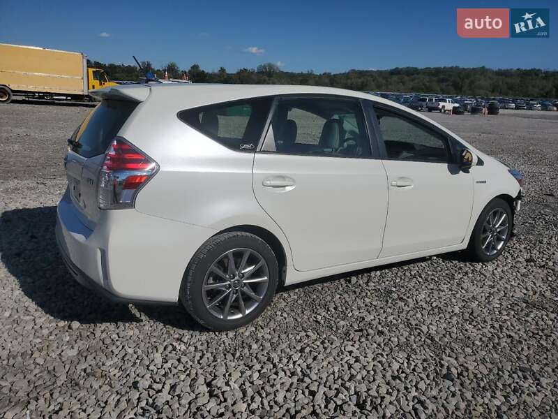 Универсал Toyota Prius v 2017 в Львове