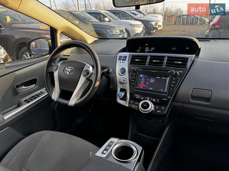Универсал Toyota Prius v 2014 в Киеве