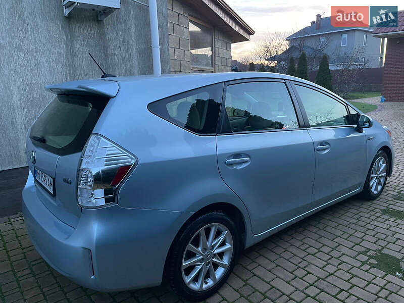 Универсал Toyota Prius v 2013 в Одессе