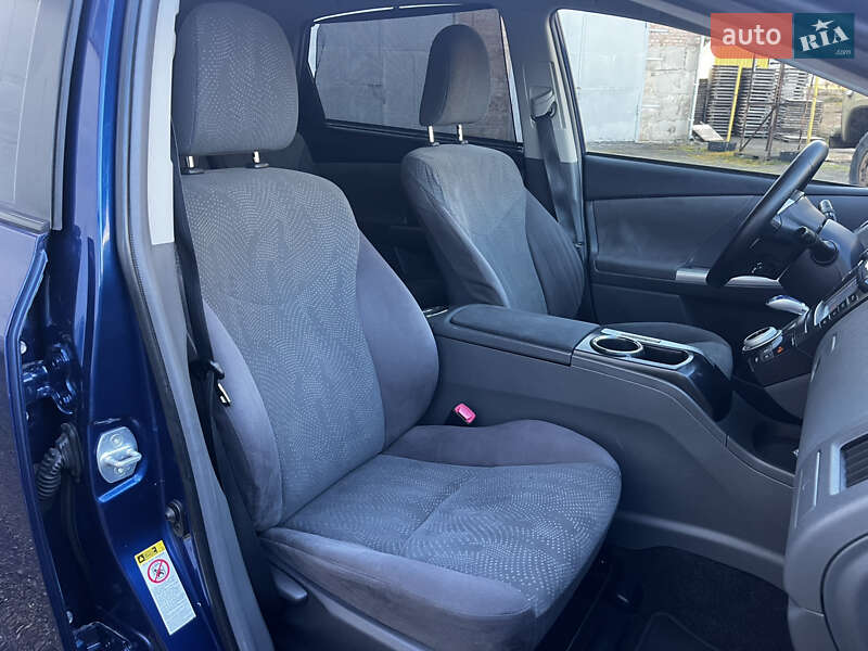 Универсал Toyota Prius v 2013 в Луцке фото 42 Универсал Toyota Prius v 2013 в Луцке